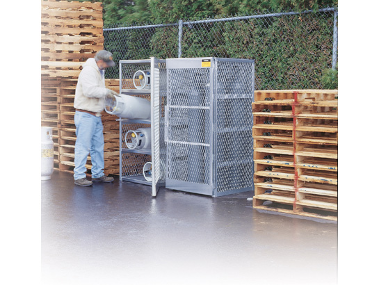 Cylinder locker for safe storage of up to 10 vertical C